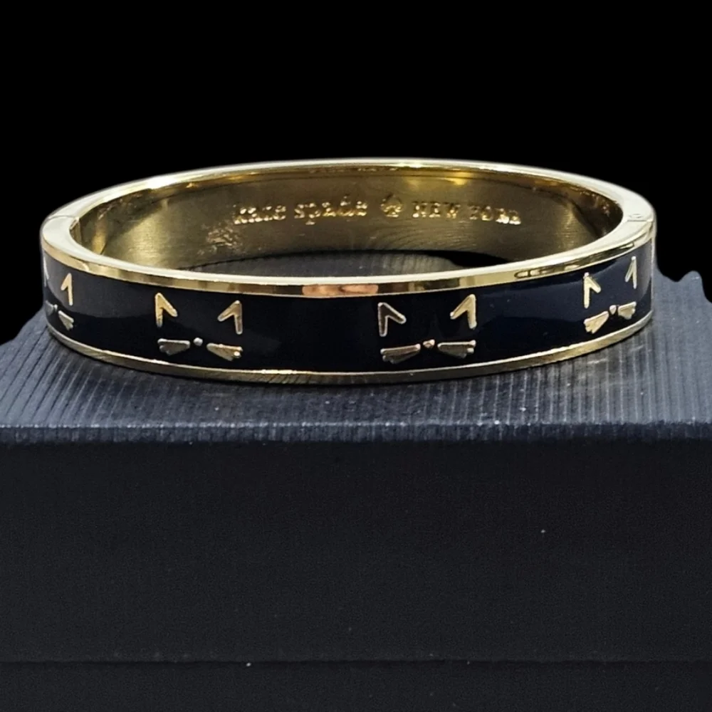 Kate Spade “Cool Cat” Hinged Bangle Black Enamel Gold Cat Face Bracelet EUC - Picture 5 of 7